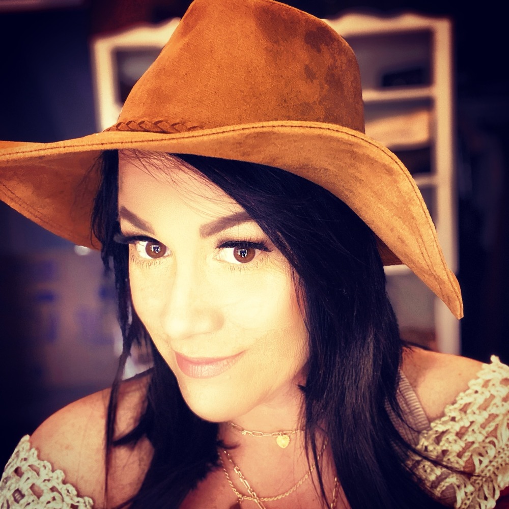 Meet your Posher, Genna